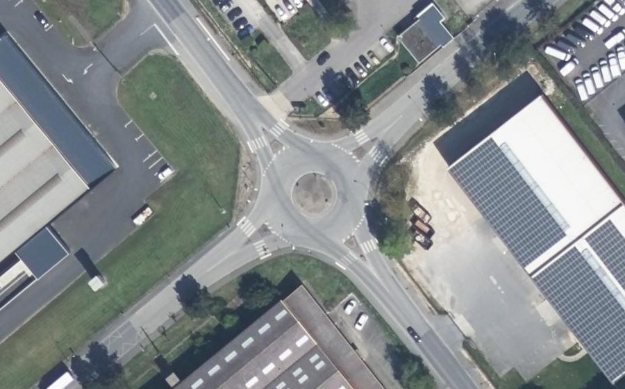 Vue aérienne du Rond-point anonyme n°997043430