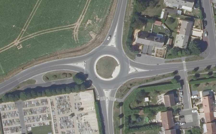Vue aérienne du Rond-point anonyme n°997211045