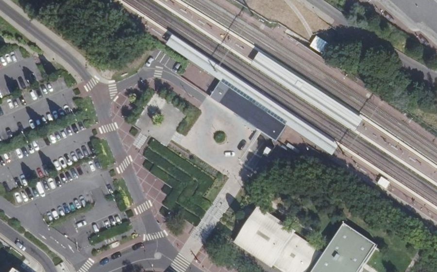 Vue aérienne du Rond-point anonyme n°997468976