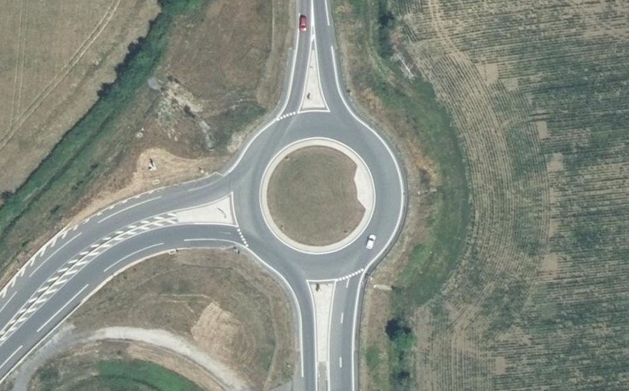 Vue aérienne du Rond-point anonyme n°997787620