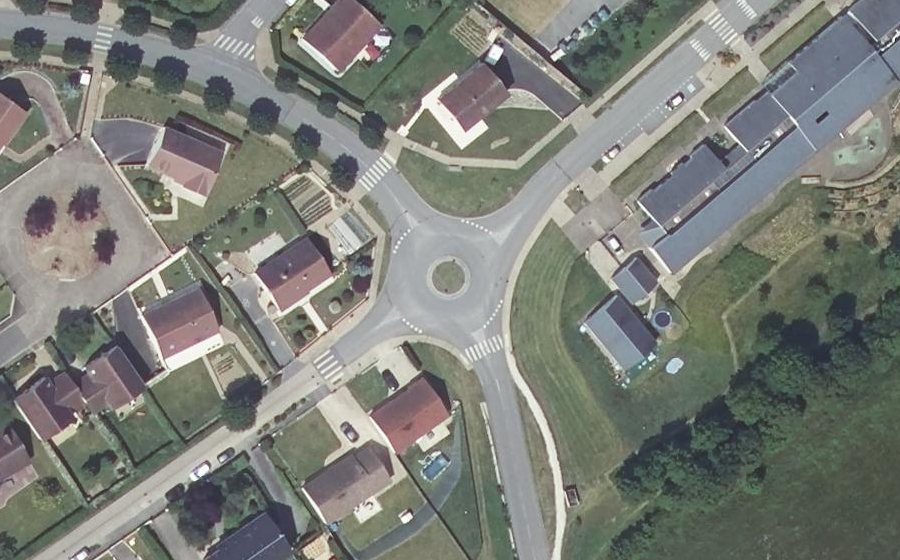 Vue aérienne du Rond-point anonyme n°997795175
