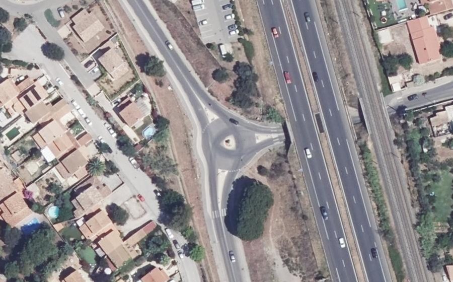 Vue aérienne du Rond-point anonyme n°998106941