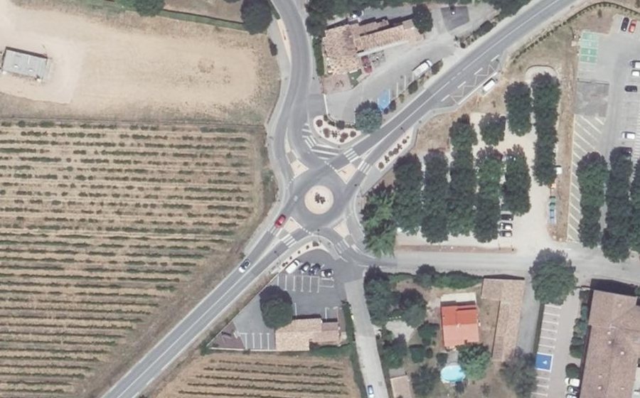Vue aérienne du Rond-point anonyme n°998106969