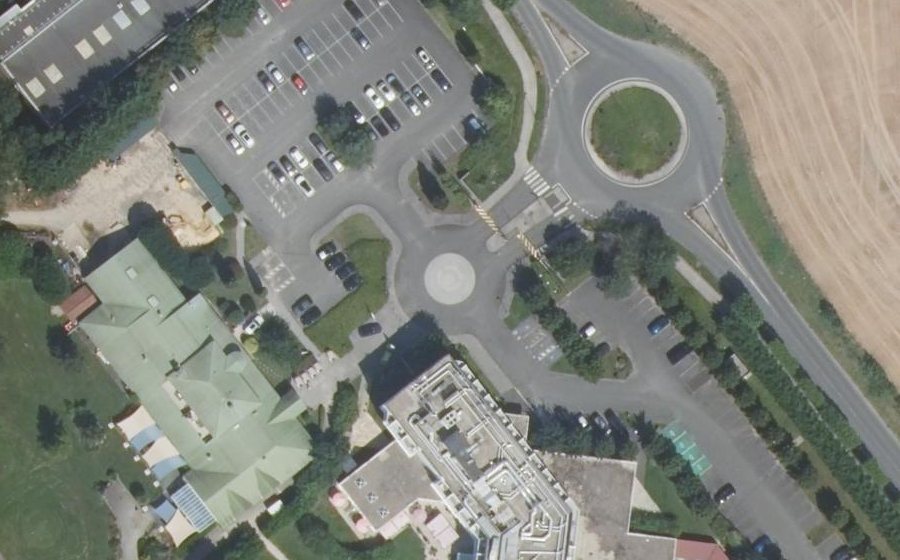 Vue aérienne du Rond-point anonyme n°998584159