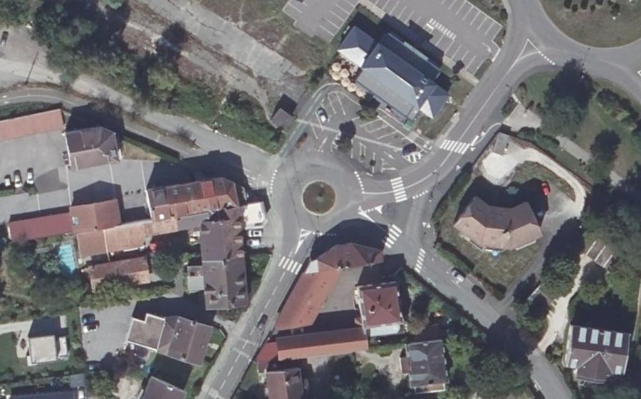 Vue aérienne du Rond-point anonyme n°99901489