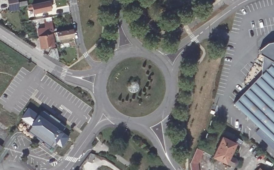 Vue aérienne du Rond-point anonyme n°99901524