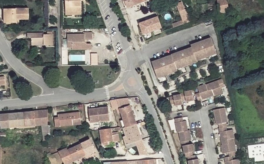 Vue aérienne du Rond-point anonyme n°999224256