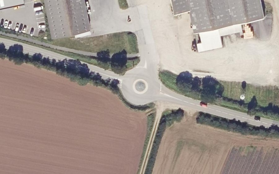 Vue aérienne du Rond-point anonyme n°999847165