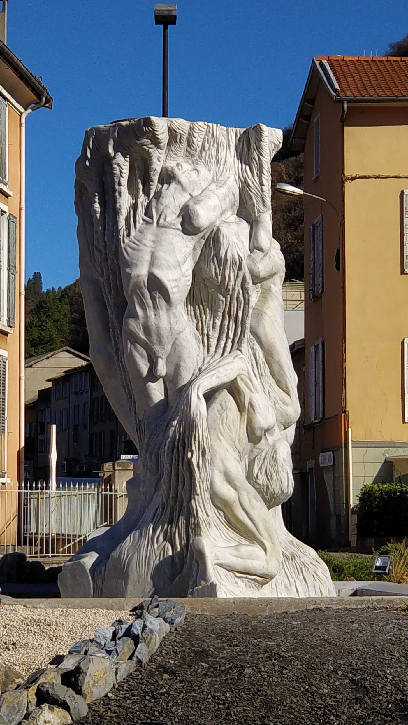 Fontaine sculpture