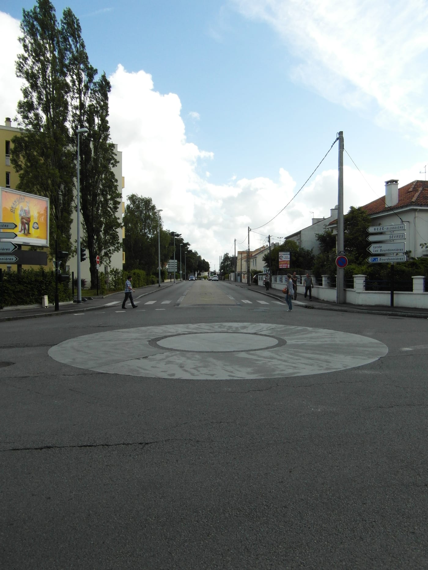 Photo du Rond-point anonyme n°128209959