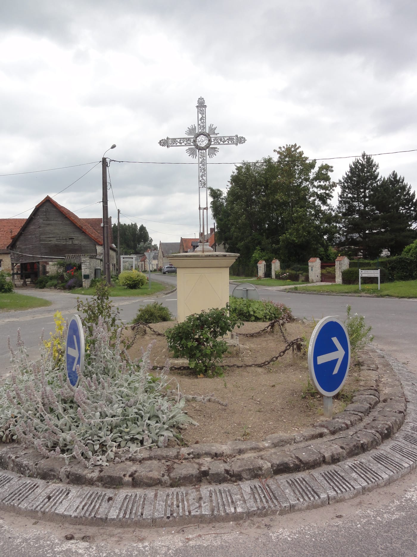 Photo du Rond-point anonyme n°166490350