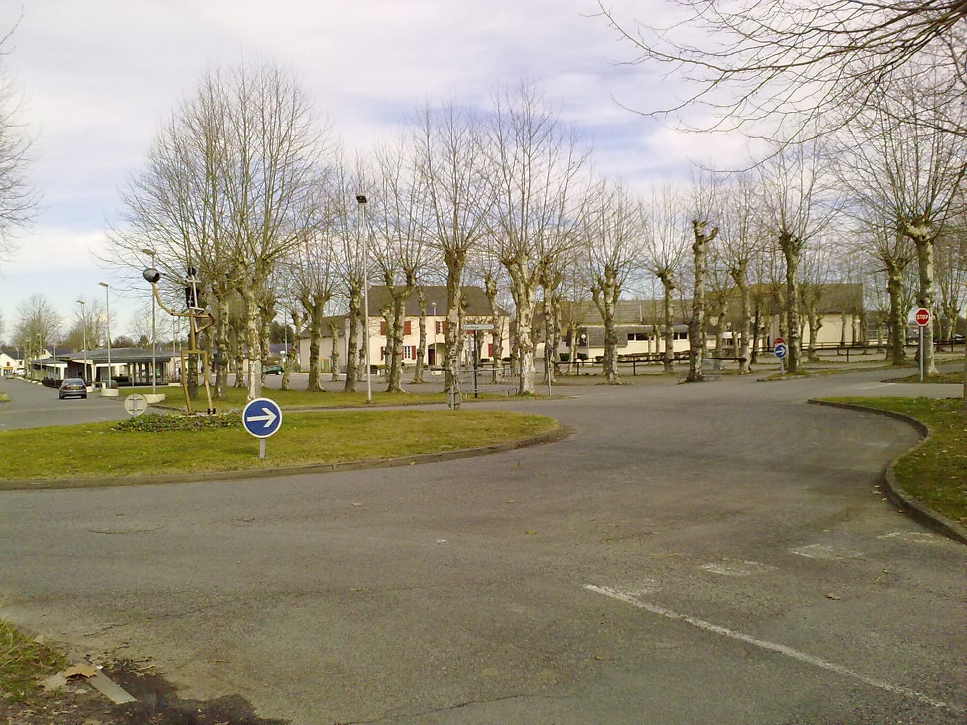 Photo du Rond-point anonyme n°214111544