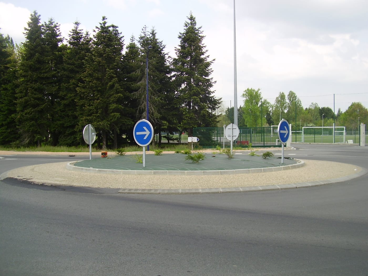 Photo du Rond-point anonyme n°27699333