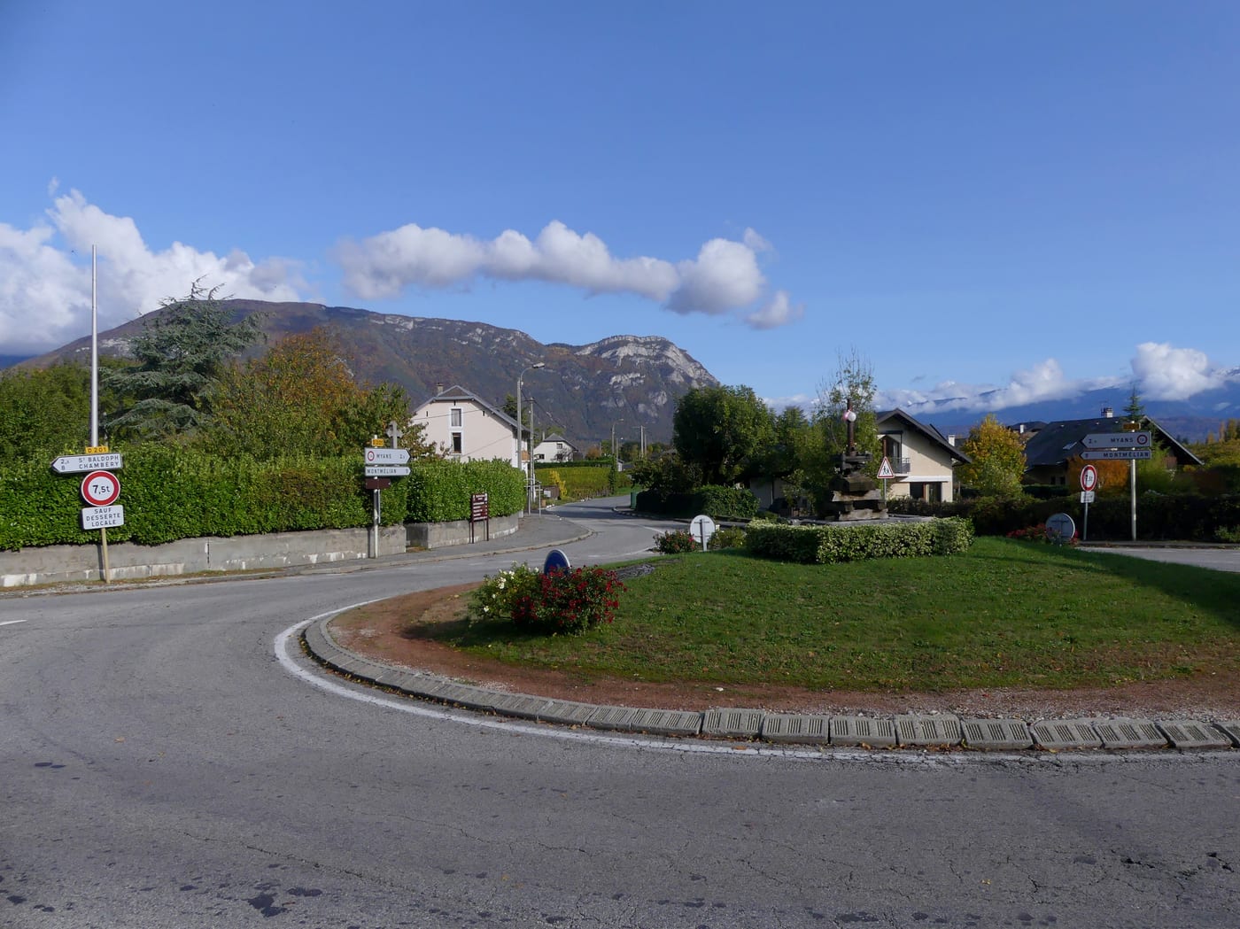 Photo du Rond-point anonyme n°28008708
