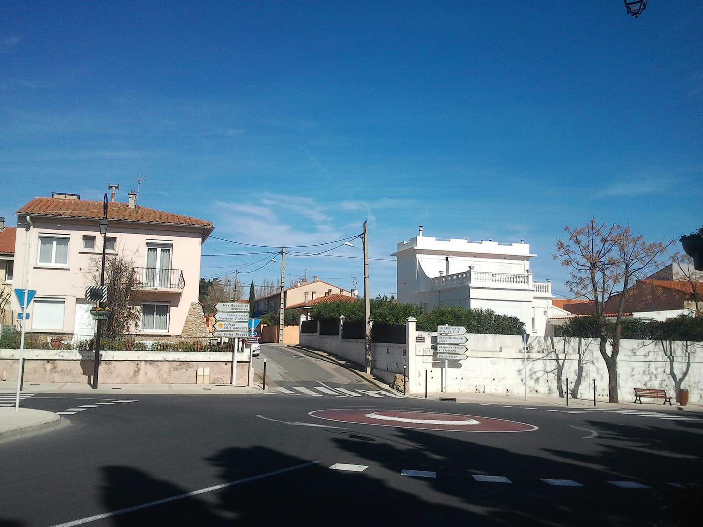 Photo du Rond-point anonyme n°481859486