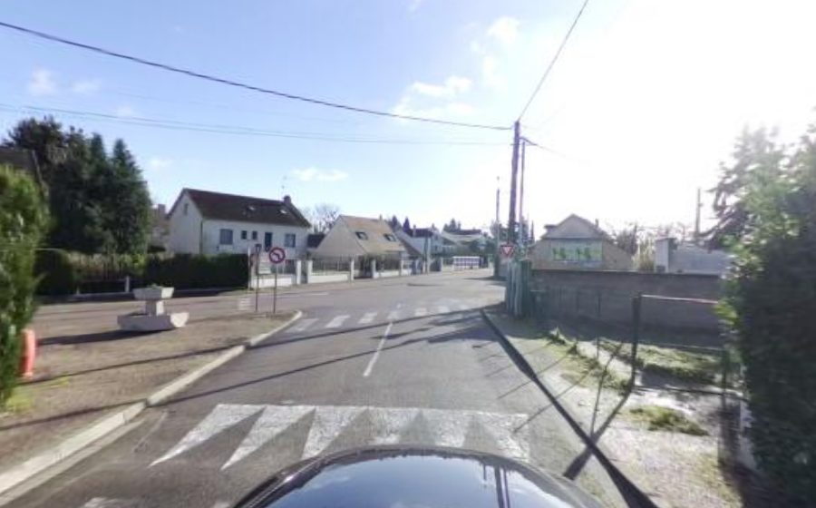 Vue du Mini-giratoire n°695868033