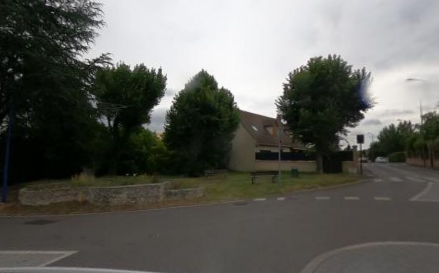 Vue du Rond-point anonyme n°1038903128