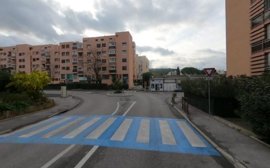 Vue du Rond-point anonyme n°1041627513