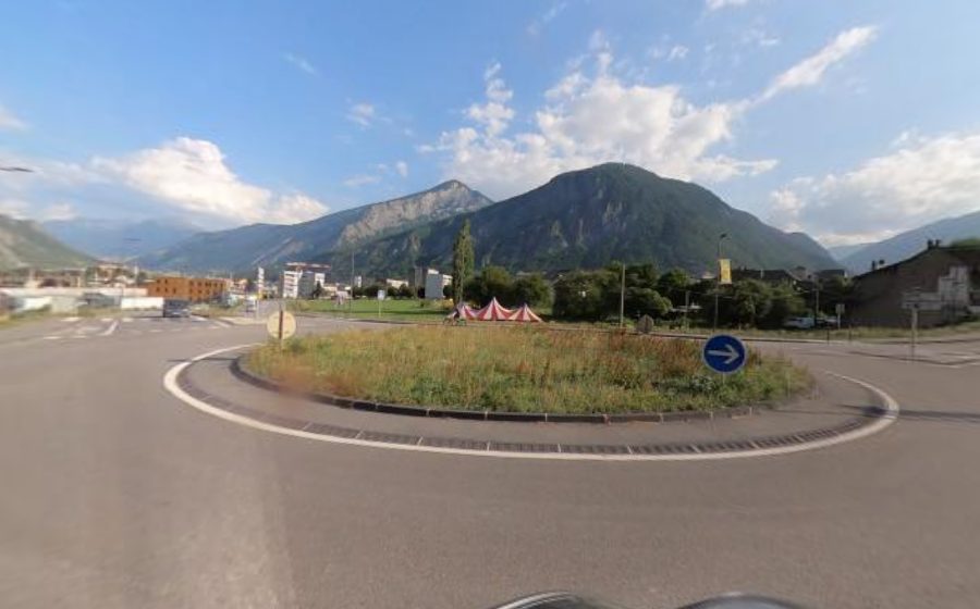 Vue du Rond-point anonyme n°1046411358