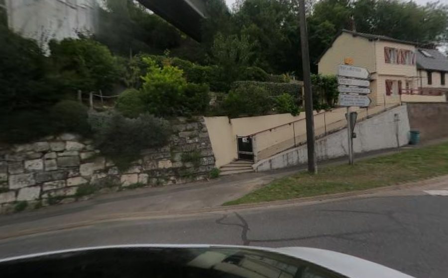 Vue du Rond-point anonyme n°1081153804