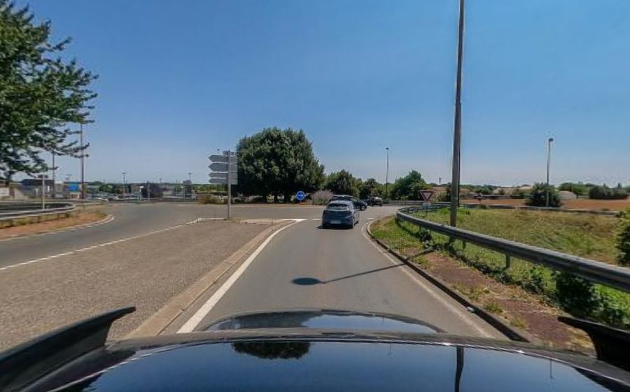 Vue du Rond-point anonyme n°1083363142
