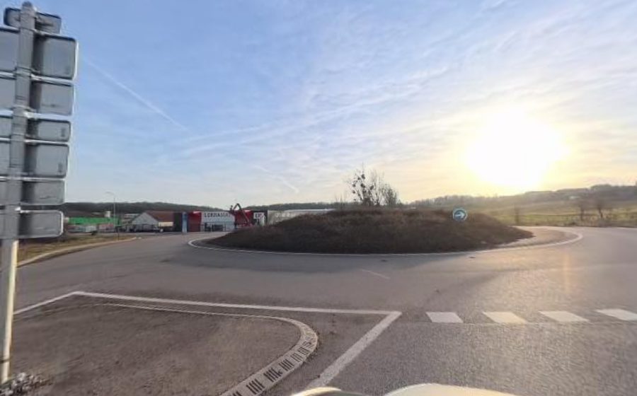 Vue du Rond-point anonyme n°1119398646