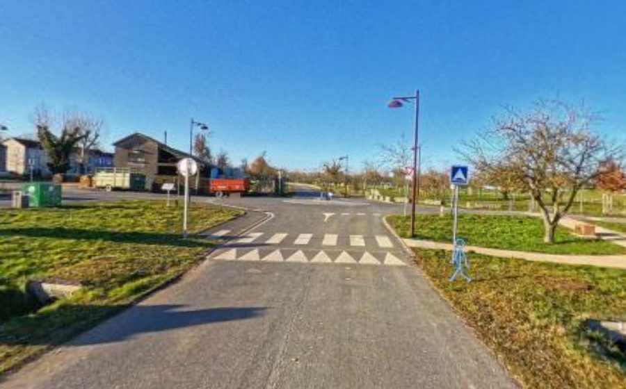 Vue du Rond-point anonyme n°1120303146