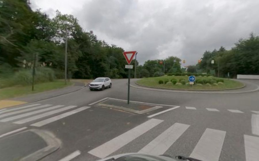 Vue du Rond-point anonyme n°143527828