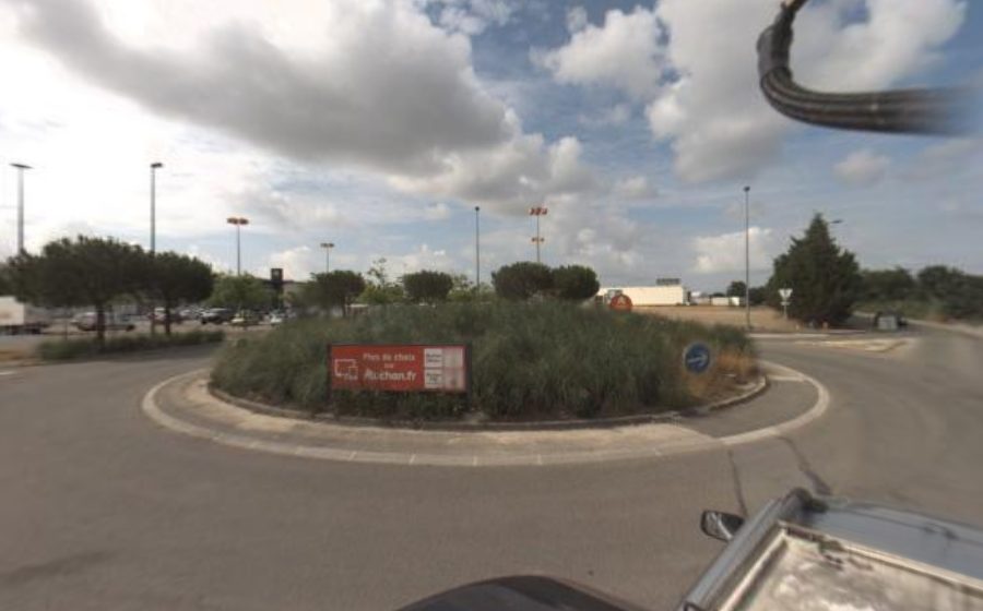Vue du Rond-point anonyme n°144943812