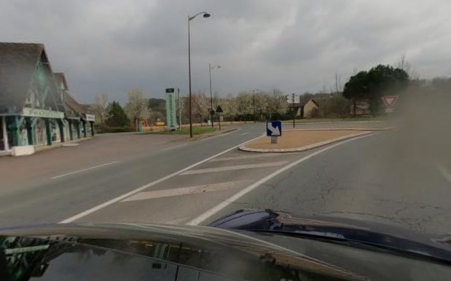 Vue du Rond-point anonyme n°145463320