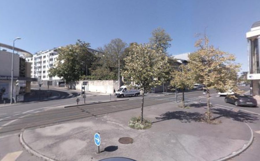 Vue du Rond-point anonyme n°165331594