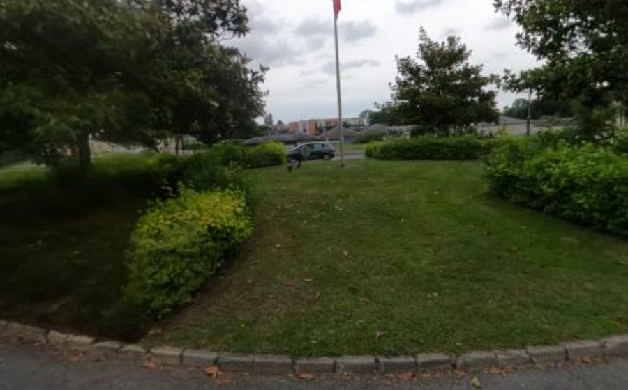 Vue du Rond-point anonyme n°165939649