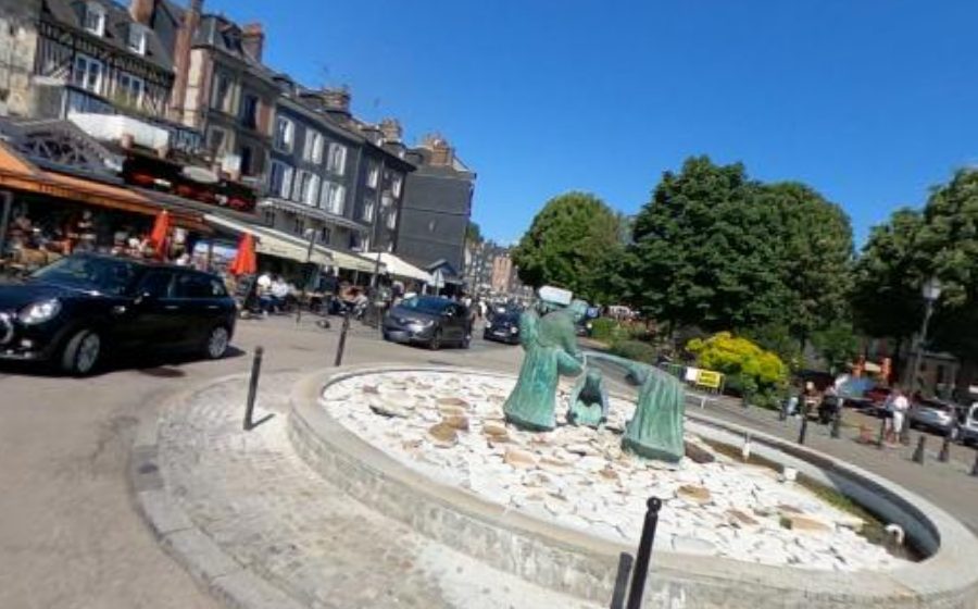 Vue du Place de la Porte de Rouen