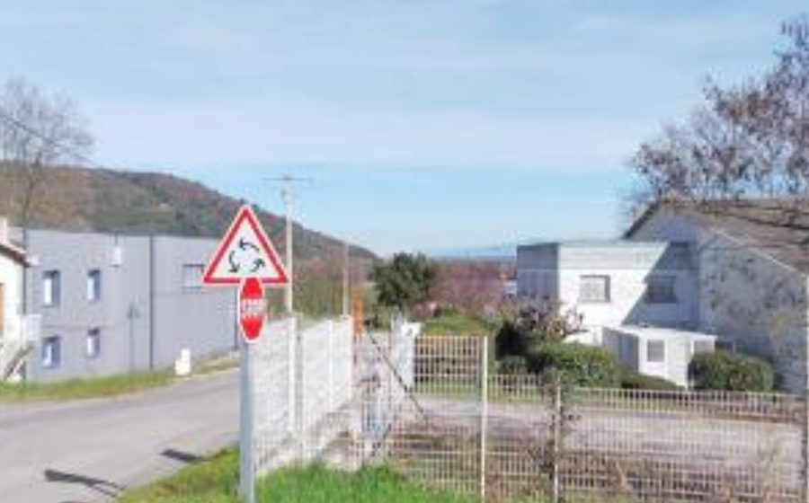 Vue du Rond-point anonyme n°172275571