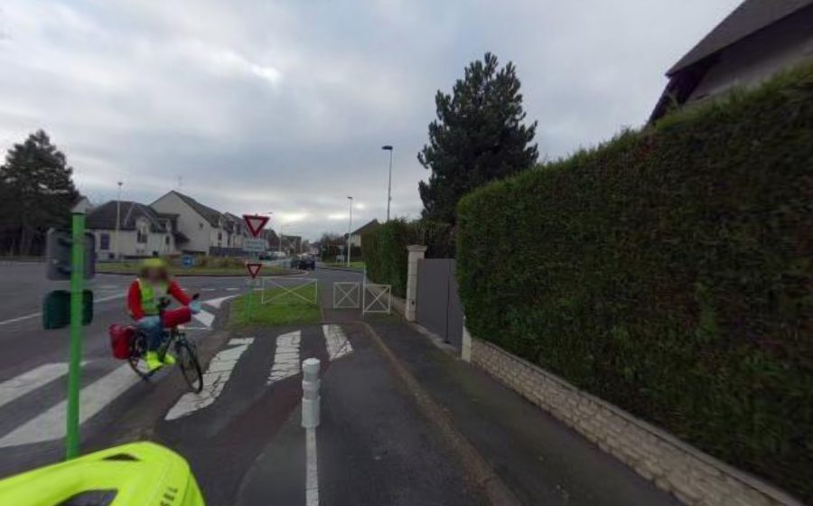 Vue du Rond-point anonyme n°174748432