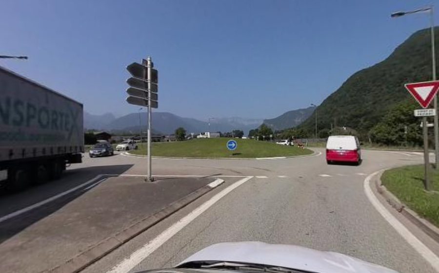 Vue du Rond-point anonyme n°175157854