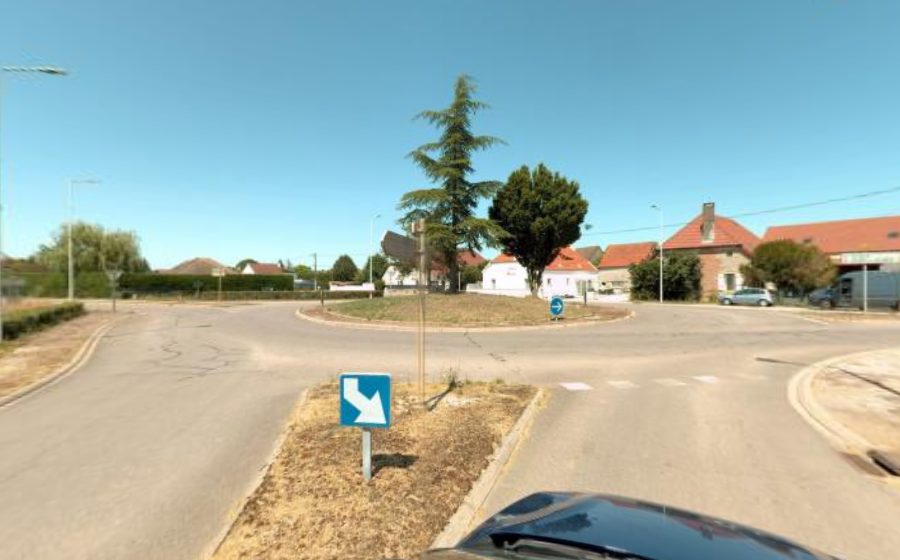 Vue du Rond-point anonyme n°175835872