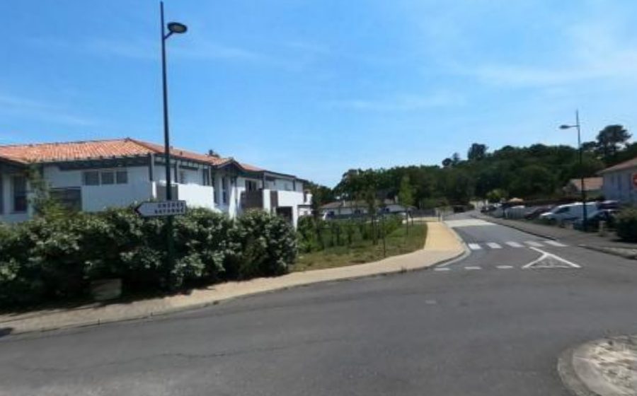 Vue du Rond-point anonyme n°176329707