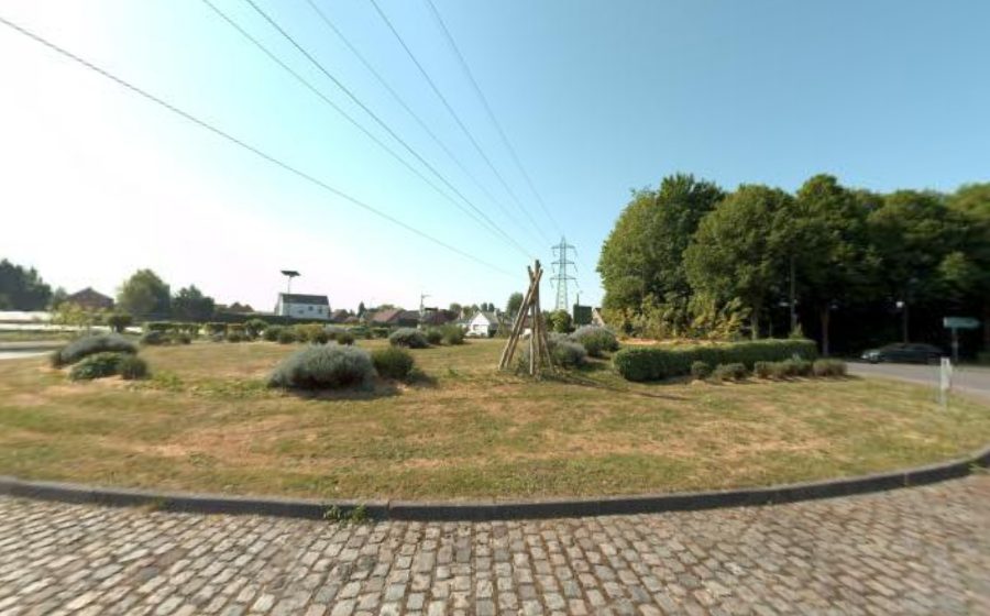 Vue du Rond-point anonyme n°176436297