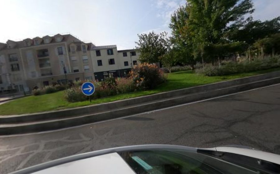 Vue du Rond-point anonyme n°176520512
