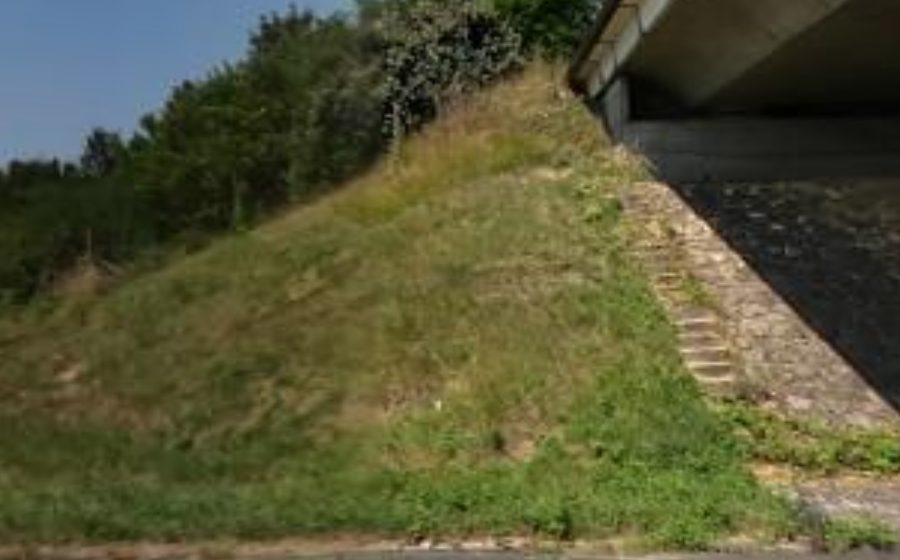 Vue du Rond-point anonyme n°178448020