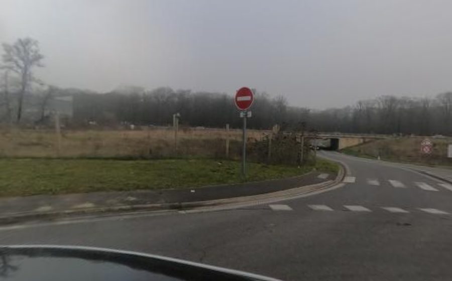 Vue du Rond-point anonyme n°180157479