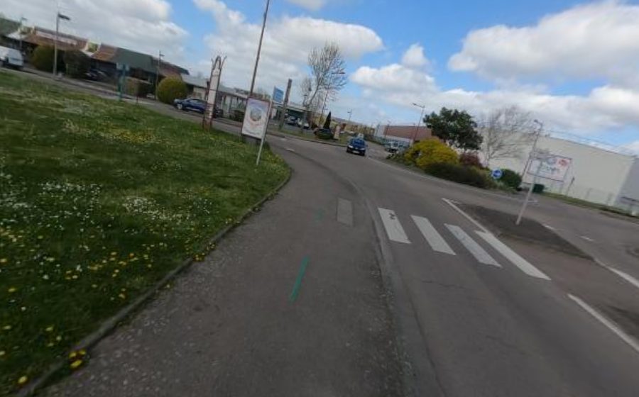 Vue du Rond-point anonyme n°181577953