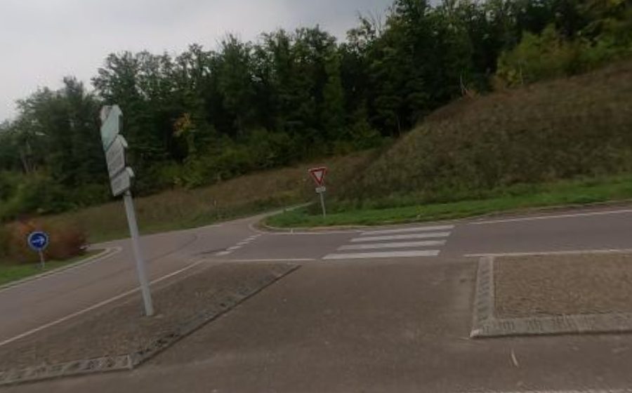 Vue du Rond-point anonyme n°181902148