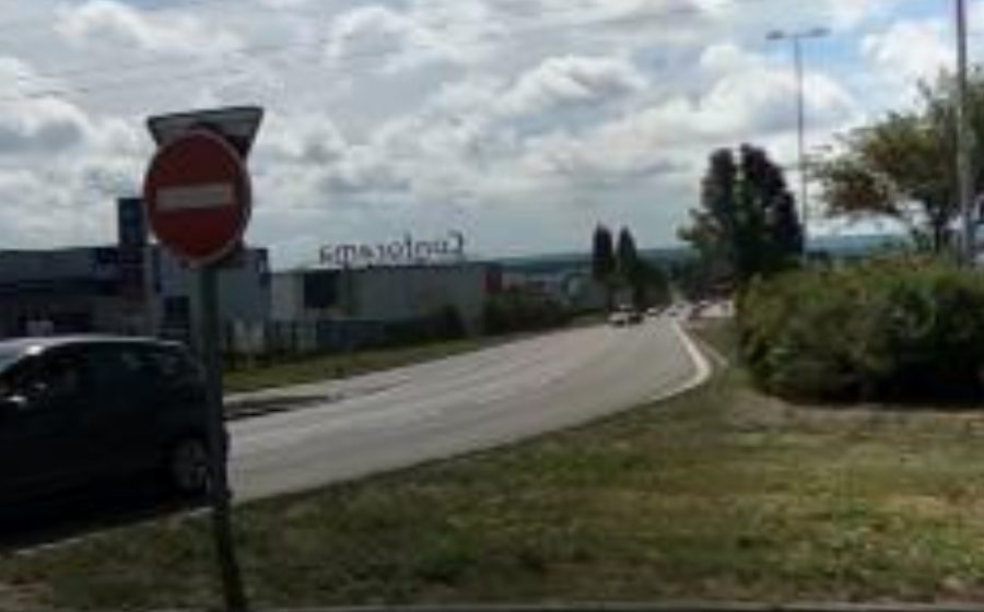 Vue du Rond-point anonyme n°183184635