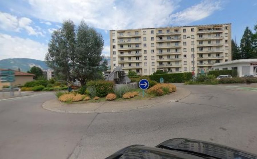 Vue du Rond-point anonyme n°193753626