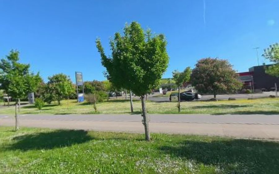 Vue du Rond-point anonyme n°196178517