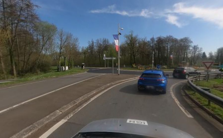 Vue du Rond-point anonyme n°196844713