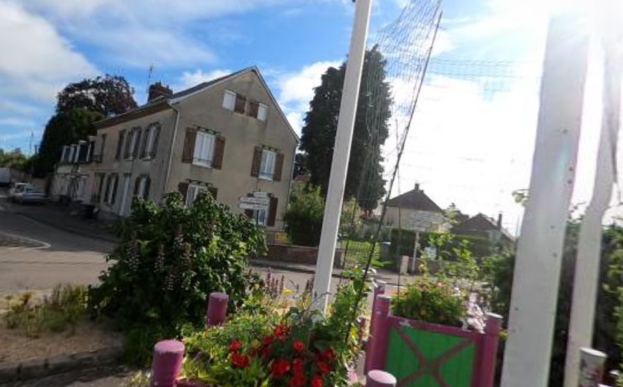 Vue du Rond-point anonyme n°197770096