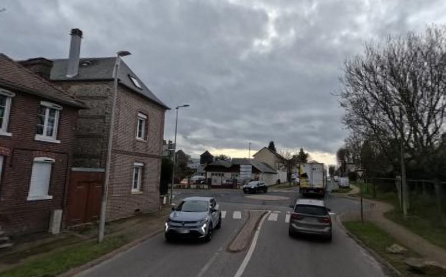 Vue du Rond-point anonyme n°198214463